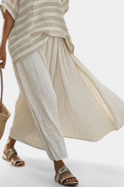 Westlyn | Comodo top in bambù a righe e pantaloni in lino fluidi